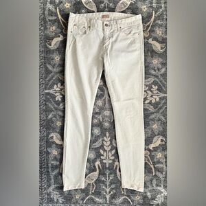 MOTHER The Looker Cream For a Day Destroyed Skinny Jeans